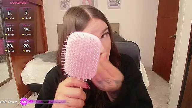 Snapshot of Miley_Baker chatting on 11.12.25 Miley Baker online show from 11.12.25