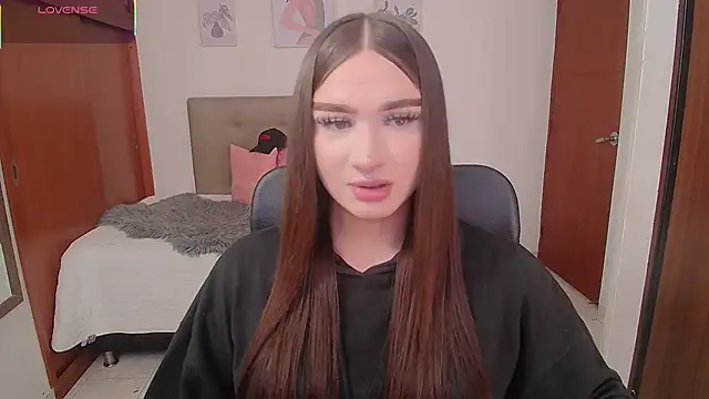 Snapshot of Miley_Baker chatting on 12.15.25 Miley Baker online show from 12.15.25