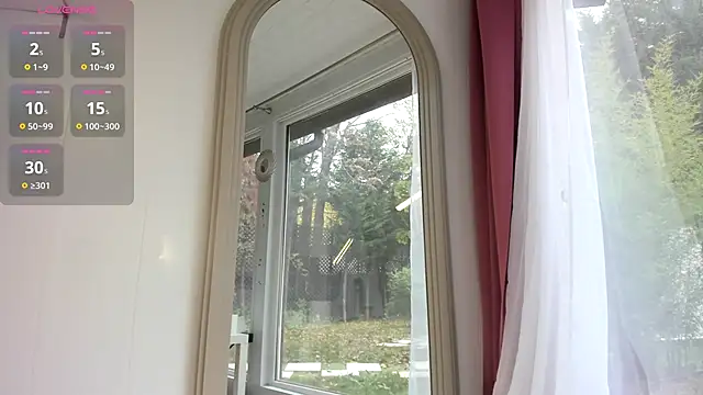 Naila18 online show from 10.26.25