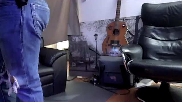 Snapshot of TheHellBilly chatting on 04.27.26 TheHellBilly online show from 04.27.26