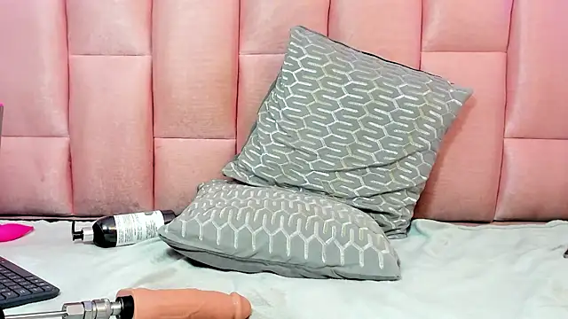 Snapshot of valeriaa19 chatting on 03.08.25 valeriaa19 online show from 03.08.25