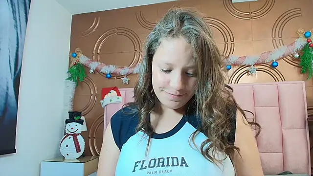 Snapshot of valeriaa19 chatting on 11.23.25 valeriaa19 online show from 11.23.25