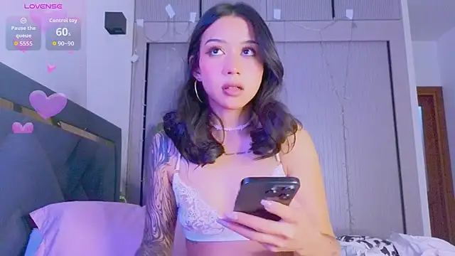 Snapshot of Mia_Tin chatting on 02.11.26 Mia Tin online show from 02.11.26