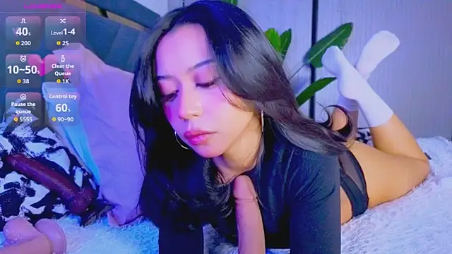 Snapshot of Mia_Tin chatting on 02.12.26 Mia Tin online show from 02.12.26