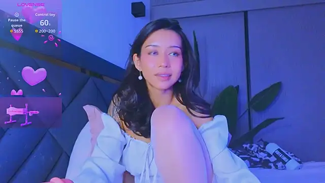 Snapshot of Mia_Tin chatting on 03.08.26 Mia Tin online show from 03.08.26