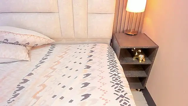 EYMI TOMSOM online show from 02.21.25