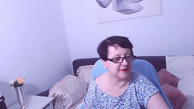 ChristaRose online show from 10.18.25