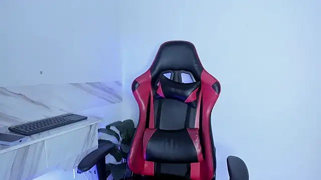 Snapshot of _liathompsom09 chatting on 01.13.25 liathompsom09 online show from 01.13.25