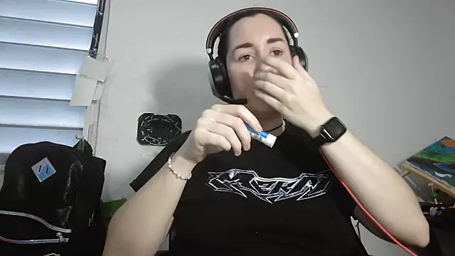 Snapshot of poppergirl69 chatting on 12.14.24 poppergirl69 online show from 12.14.24