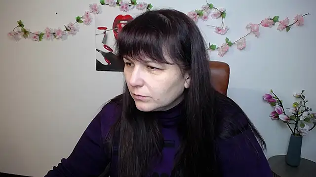 Snapshot of AliceInksSweetty chatting on 11.08.25 AliceInksSweetty online show from 11.08.25