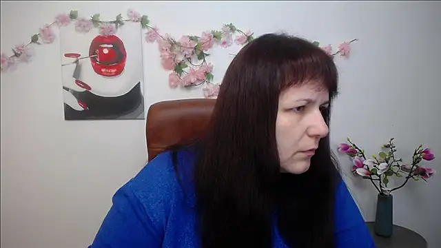 Snapshot of AliceInksSweetty chatting on 11.22.25 AliceInksSweetty online show from 11.22.25