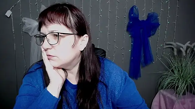 Snapshot of AliceInksSweetty chatting on 11.23.25 AliceInksSweetty online show from 11.23.25