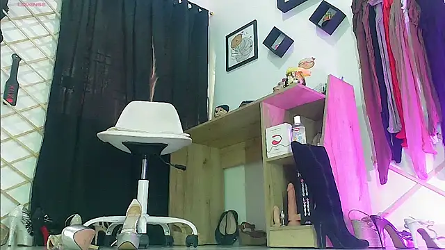 myla sarah online show from 04.30.26