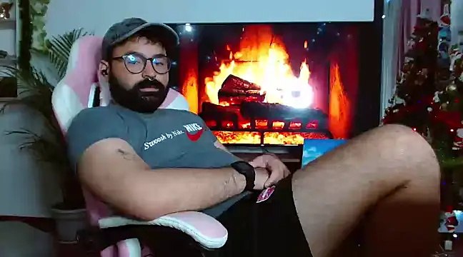 Snapshot of johnnyalx chatting on 12.21.24 johnnyalx online show from 12.21.24