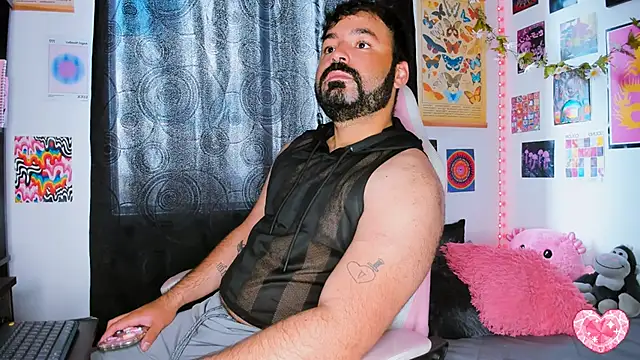 Snapshot of johnnyalx chatting on 03.18.25 johnnyalx online show from 03.18.25