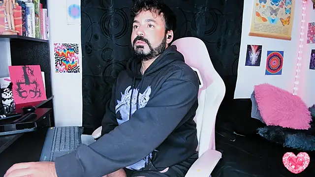 Snapshot of johnnyalx chatting on 03.23.25 johnnyalx online show from 03.23.25