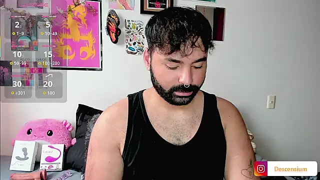 Snapshot of johnnyalx chatting on 11.04.25 johnnyalx online show from 11.04.25