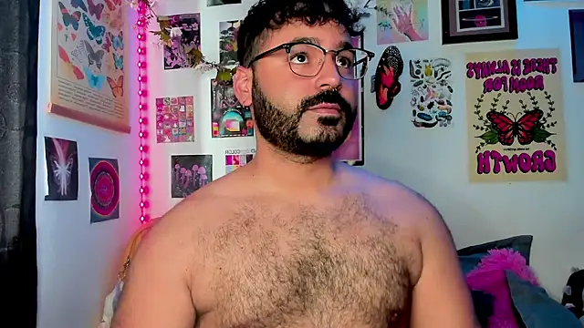 Snapshot of johnnyalx chatting on 12.15.25 johnnyalx online show from 12.15.25