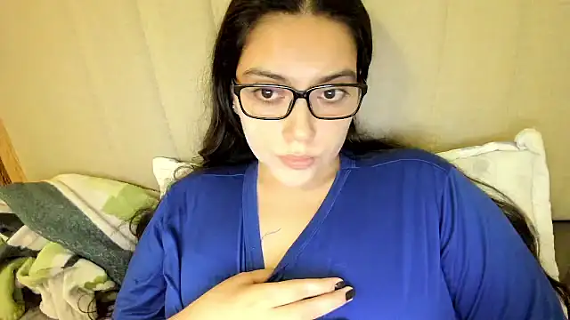Snapshot of roniewester chatting on 06.28.26 roniewester online show from 06.28.26