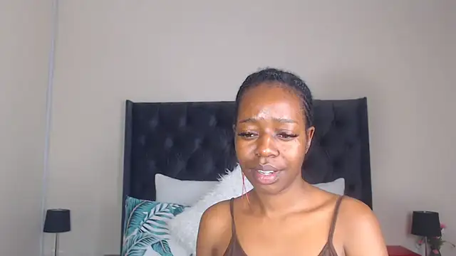 Snapshot of Sexynaughty_Gal chatting on 12.23.24 Sexynaughty Gal online show from 12.23.24