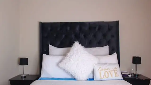 Sexynaughty Gal online show from 11.08.25