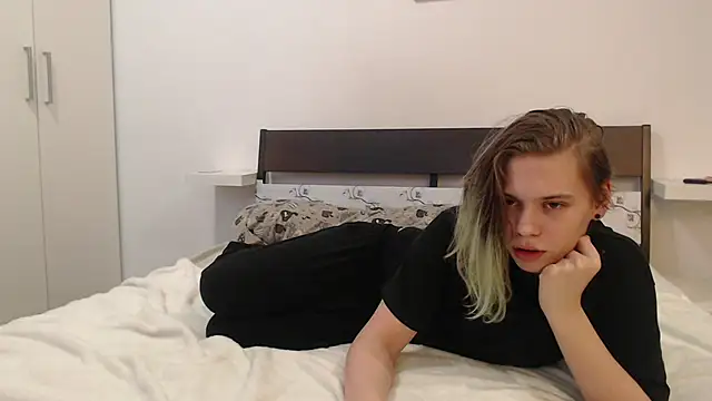 Snapshot of BlakeGumball chatting on 03.09.25 BlakeGumball online show from 03.09.25