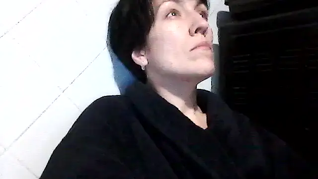 Snapshot of SunnyAmorre chatting on 10.26.25 SunnyAmorre online show from 10.26.25