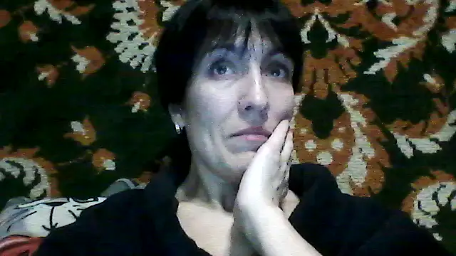 Snapshot of SunnyAmorre chatting on 10.28.25 SunnyAmorre online show from 10.28.25