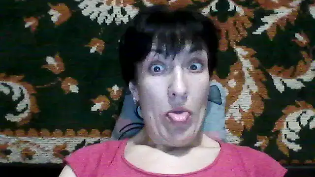 Snapshot of SunnyAmorre chatting on 11.30.25 SunnyAmorre online show from 11.30.25