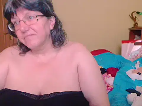 HugeTits online show from 12.27.24