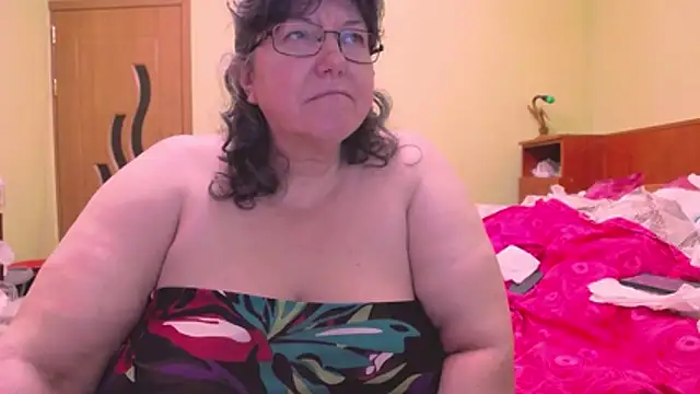 HugeTits online show from 04.05.26