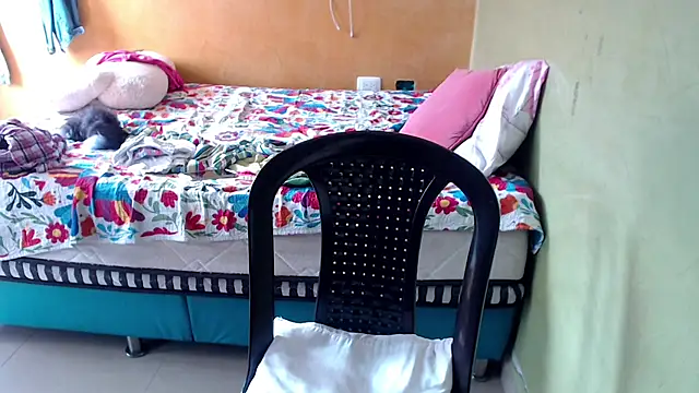 Snapshot of yulieth_bbw chatting on 11.19.25 yulieth bbw online show from 11.19.25