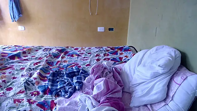 Snapshot of yulieth_bbw chatting on 11.28.25 yulieth bbw online show from 11.28.25