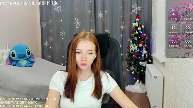 Snapshot of Hot_Mia_ chatting on 01.16.25 Hot Mia online show from 01.16.25