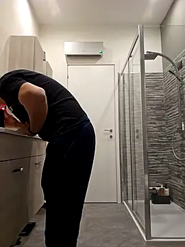 Snapshot of kekko-1982 chatting on 12.19.24 kekko-1982 online show from 12.19.24