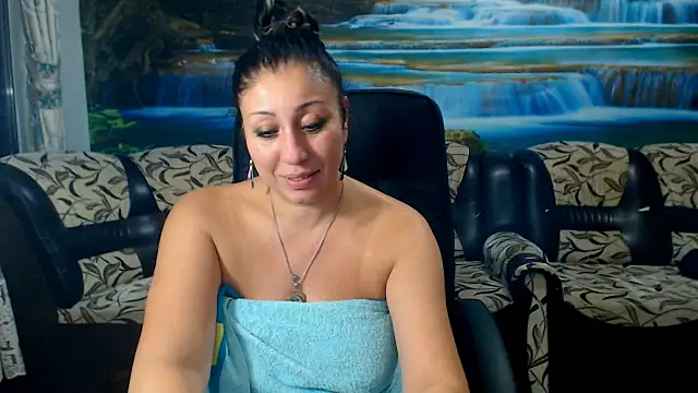 Snapshot of MoistMady chatting on 10.24.25 MoistMady online show from 10.24.25
