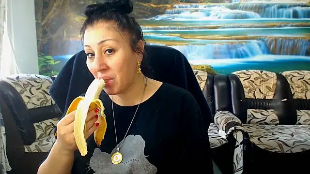 MoistMady online show from 03.11.26