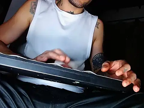 Snapshot of Christian_Stiven1 chatting on 02.05.25 Christian Stiven1 online show from 02.05.25