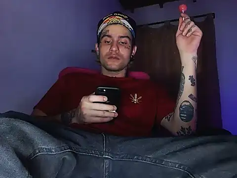 Snapshot of Christian_Stiven1 chatting on 02.15.25 Christian Stiven1 online show from 02.15.25