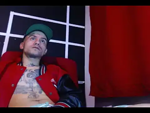 Snapshot of Christian_Stiven1 chatting on 11.26.25 Christian Stiven1 online show from 11.26.25