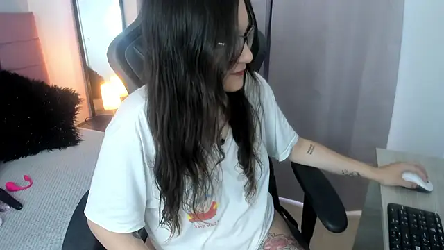 Snapshot of Wanda_sg chatting on 09.15.25 Wanda sg online show from 09.15.25