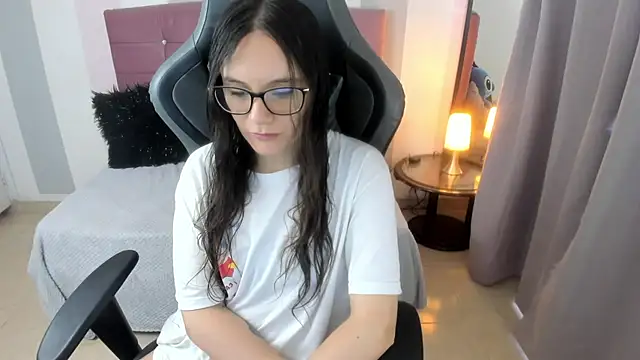 Snapshot of Wanda_sg chatting on 10.08.25 Wanda sg online show from 10.08.25