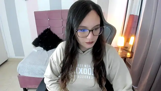 Snapshot of Wanda_sg chatting on 11.14.25 Wanda sg online show from 11.14.25