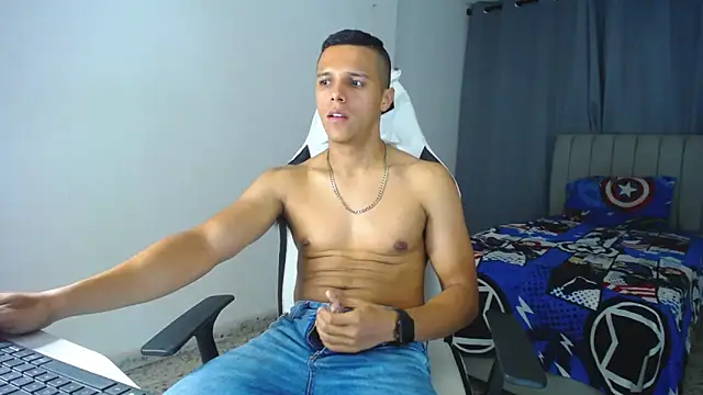 Snapshot of DavidAngell7 chatting on 02.14.25 DavidAngell7 online show from 02.14.25