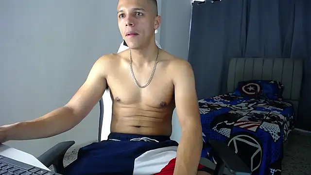 Snapshot of DavidAngell7 chatting on 03.21.25 DavidAngell7 online show from 03.21.25