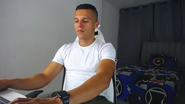 Snapshot of DavidAngell7 chatting on 03.23.25 DavidAngell7 online show from 03.23.25