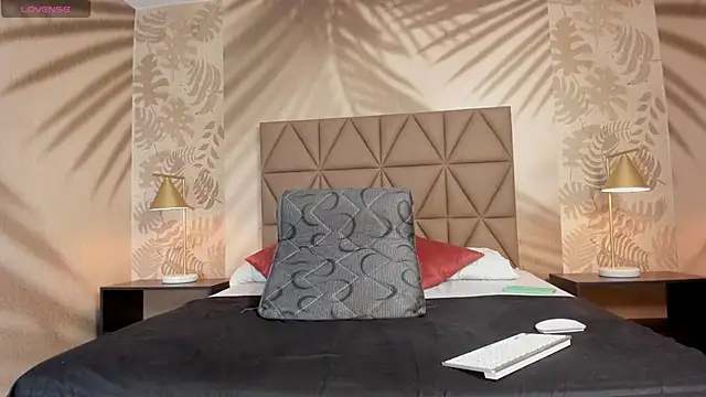 Snapshot of Scarleett_22 chatting on 02.25.25 Scarleett 22 online show from 02.25.25