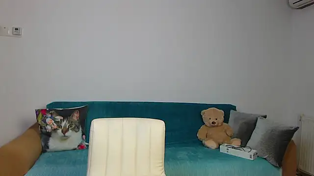 SaraDaisy online show from 12.04.24