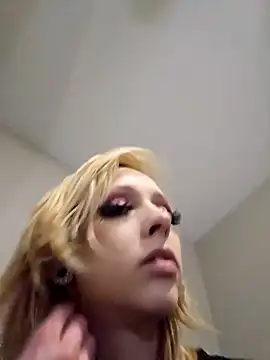 AmethystFoxx online show from 02.05.25