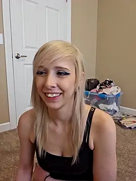 AmethystFoxx online show from 09.14.25